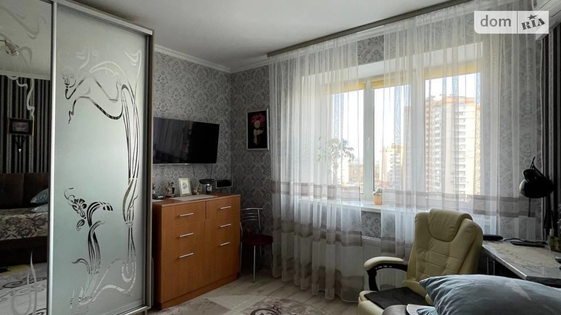 Продається 1-кімнатна квартира 45 кв. м у Бучі, бул. Богдана Хмельницького