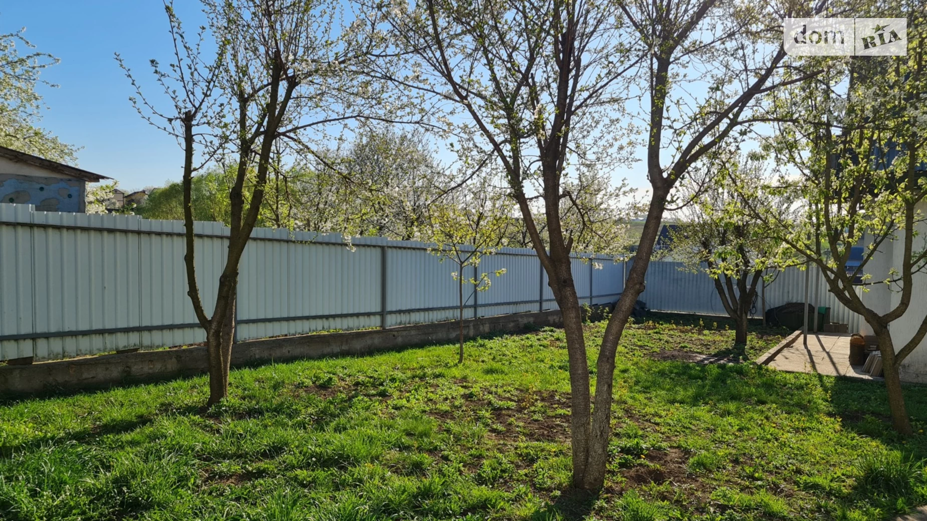 Продается дом на 2 этажа 180 кв. м с бассейном, цена: 55000 $ - фото 4