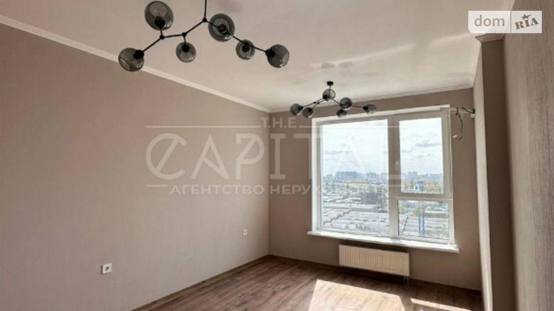 Продается 1-комнатная квартира 42 кв. м в Киеве, ул. Святослава Храброго, 11Б