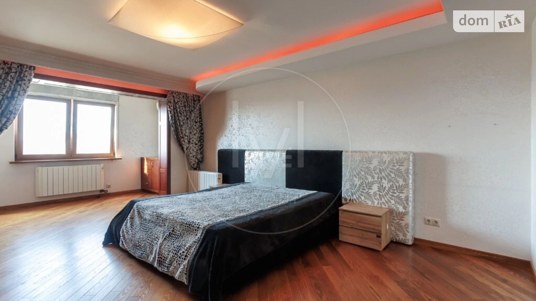 Продается 6-комнатная квартира 250 кв. м в Киеве, просп. Николая  Бажана, 36