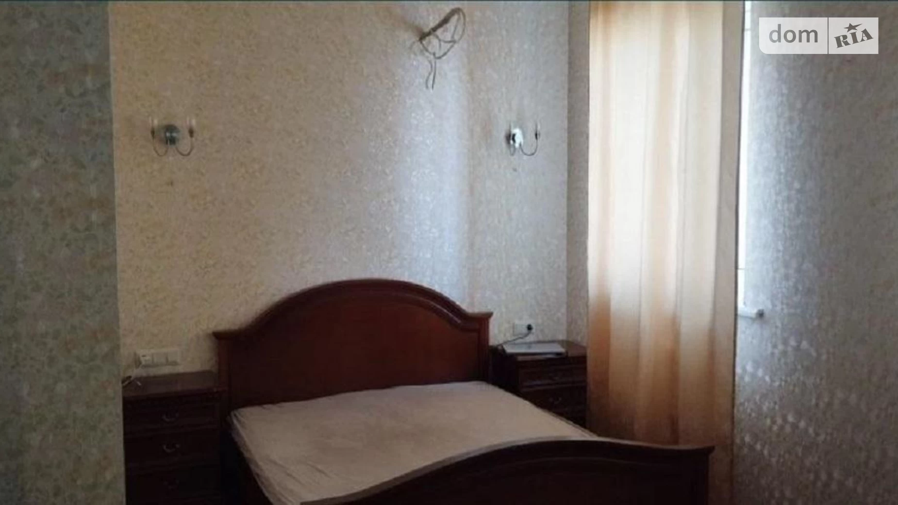 Продается 2-комнатная квартира 75 кв. м в Одессе, ул. Марсельская, 48