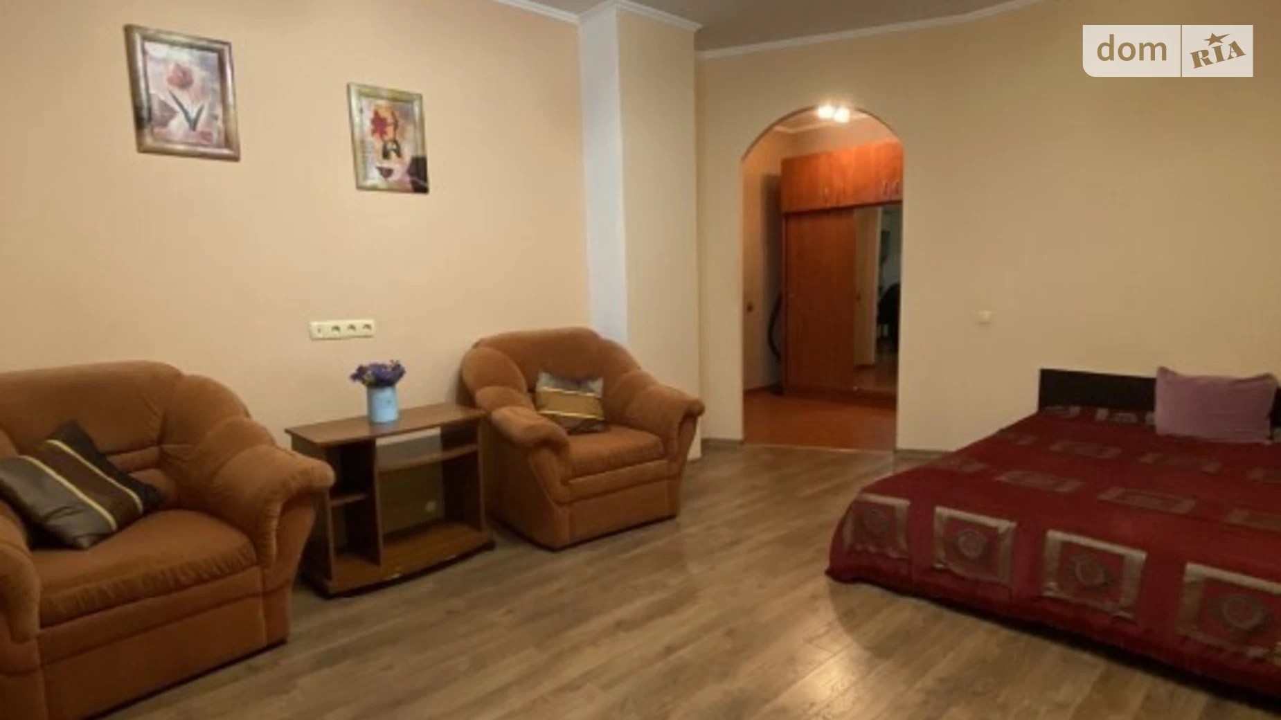 Продается 1-комнатная квартира 44 кв. м в Одессе, мас. Радужный