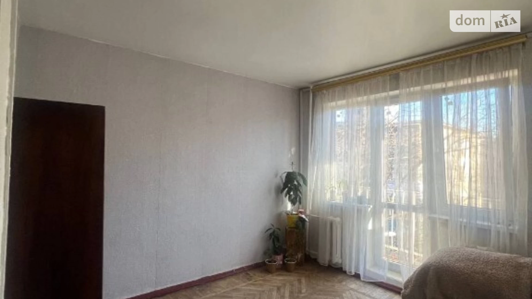 Продается 1-комнатная квартира 31 кв. м в Одессе, ул. Героев Крут
