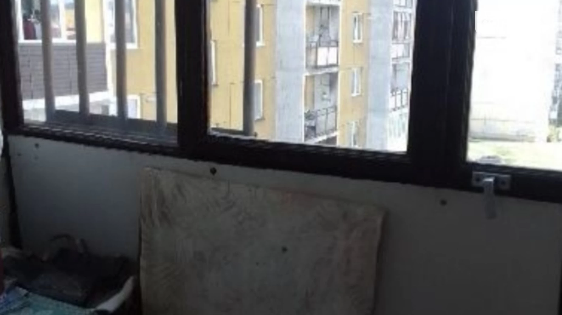 Продається 1-кімнатна квартира 32 кв. м у Ужгороді, вул. Заньковецької, 35А
