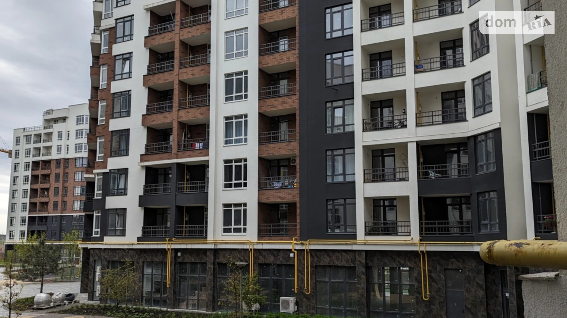 Продается 1-комнатная квартира 39.8 кв. м в Ирпене, ул. Кобылянской Ольги, 1В/8 - фото 2