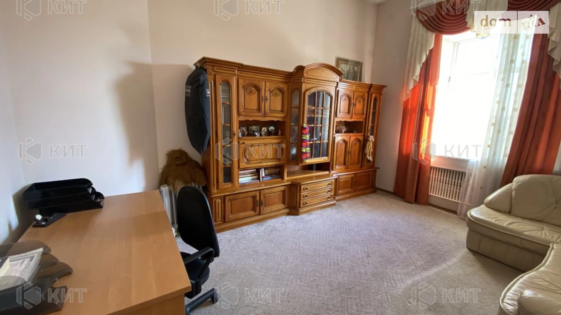 Продается 4-комнатная квартира 150 кв. м в Харькове