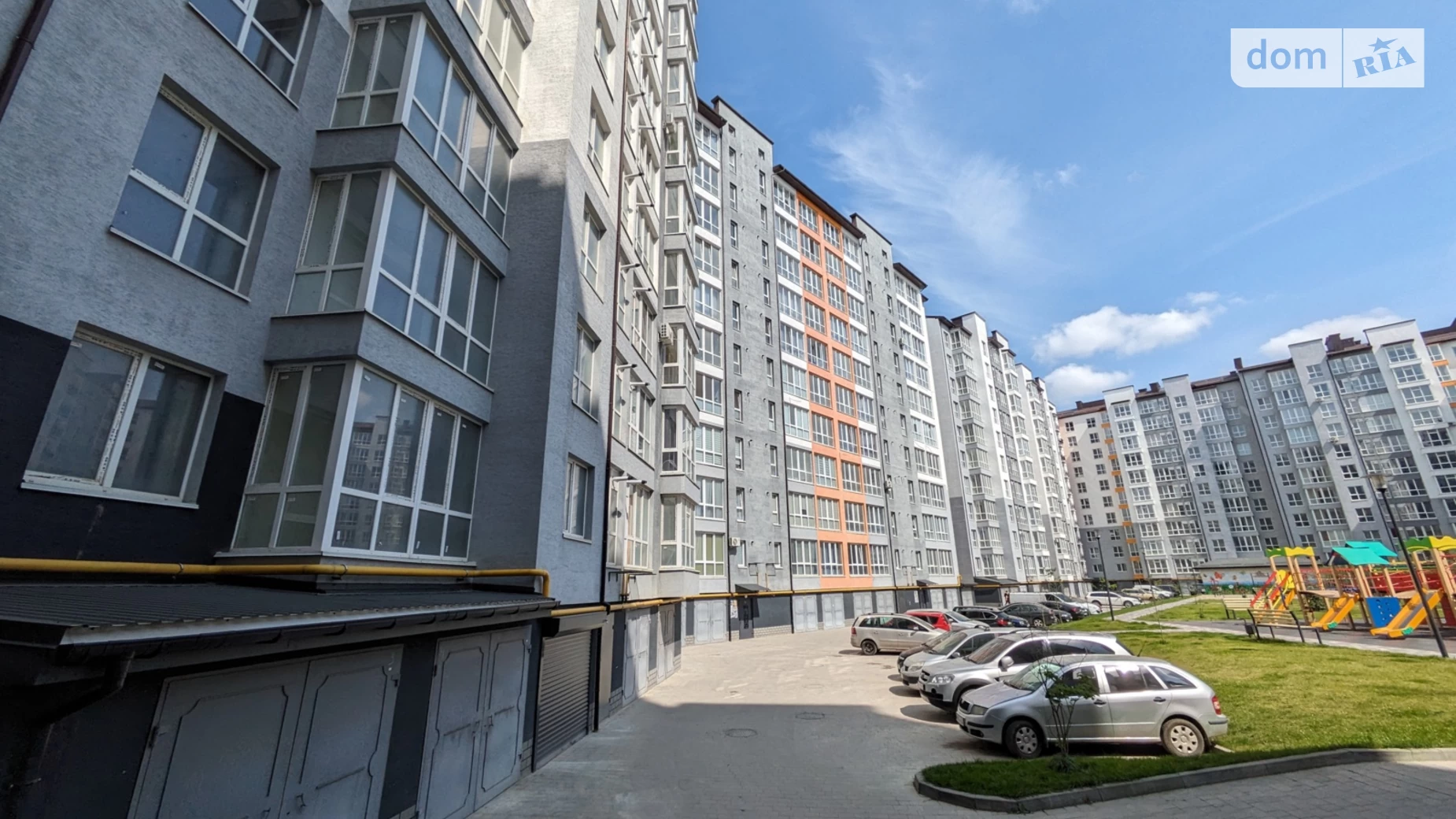 Продается 2-комнатная квартира 70 кв. м в Ивано-Франковске