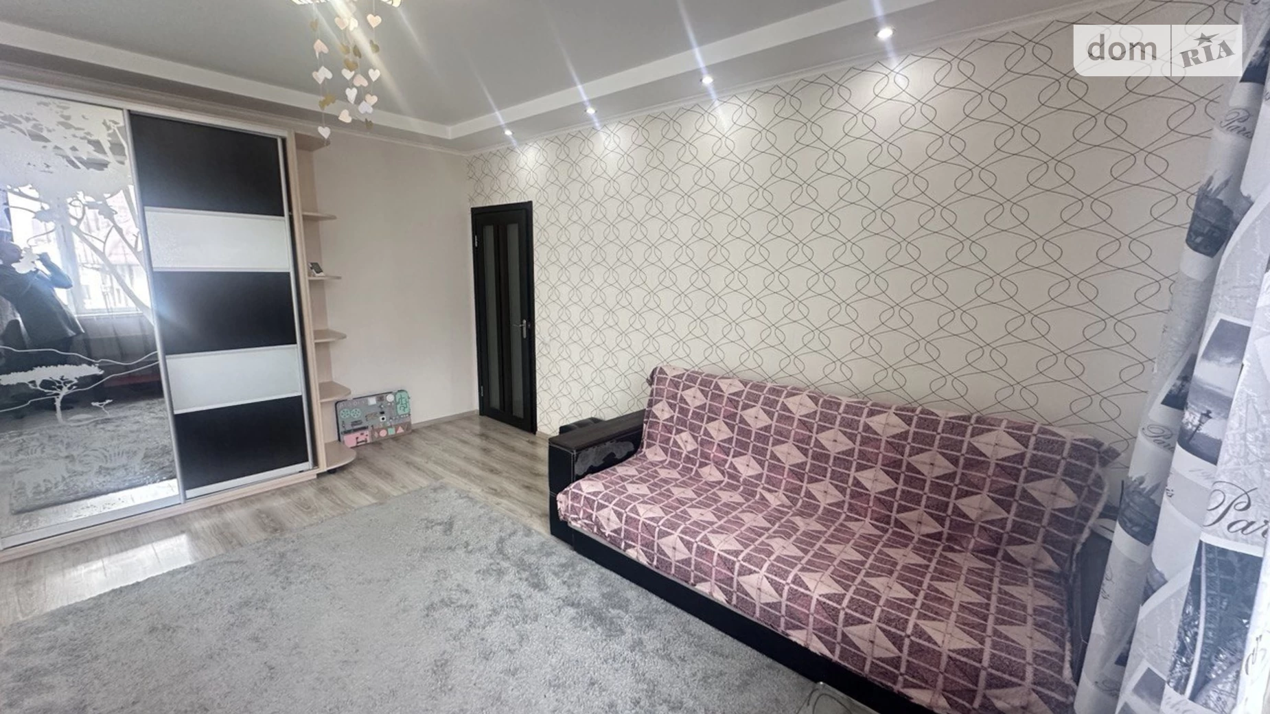 Продается 1-комнатная квартира 43.7 кв. м в Петропавловской Борщаговке