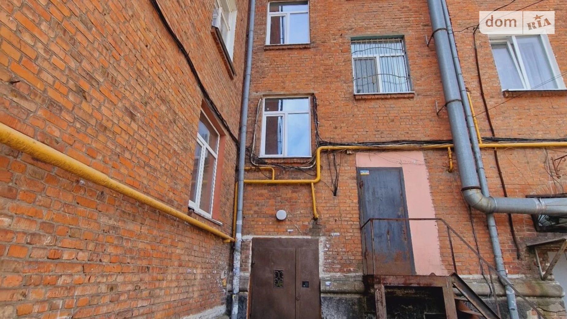 Продається 1-кімнатна квартира 30 кв. м у Дніпрі, просп. Хмельницького Богдана, 109