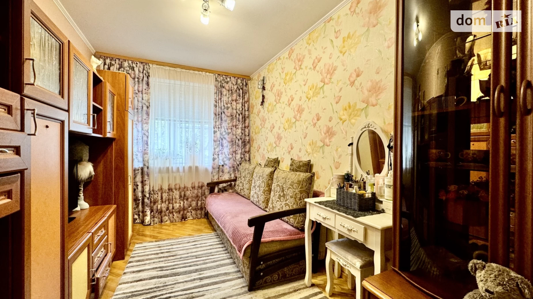 Продається 4-кімнатна квартира 61 кв. м у Вінниці, вул. Келецька