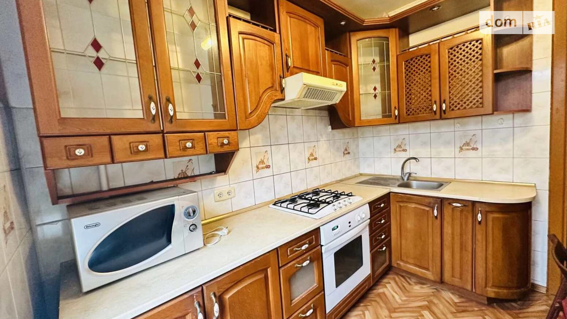 Продается 2-комнатная квартира 50 кв. м в Львове, ул. Величковского
