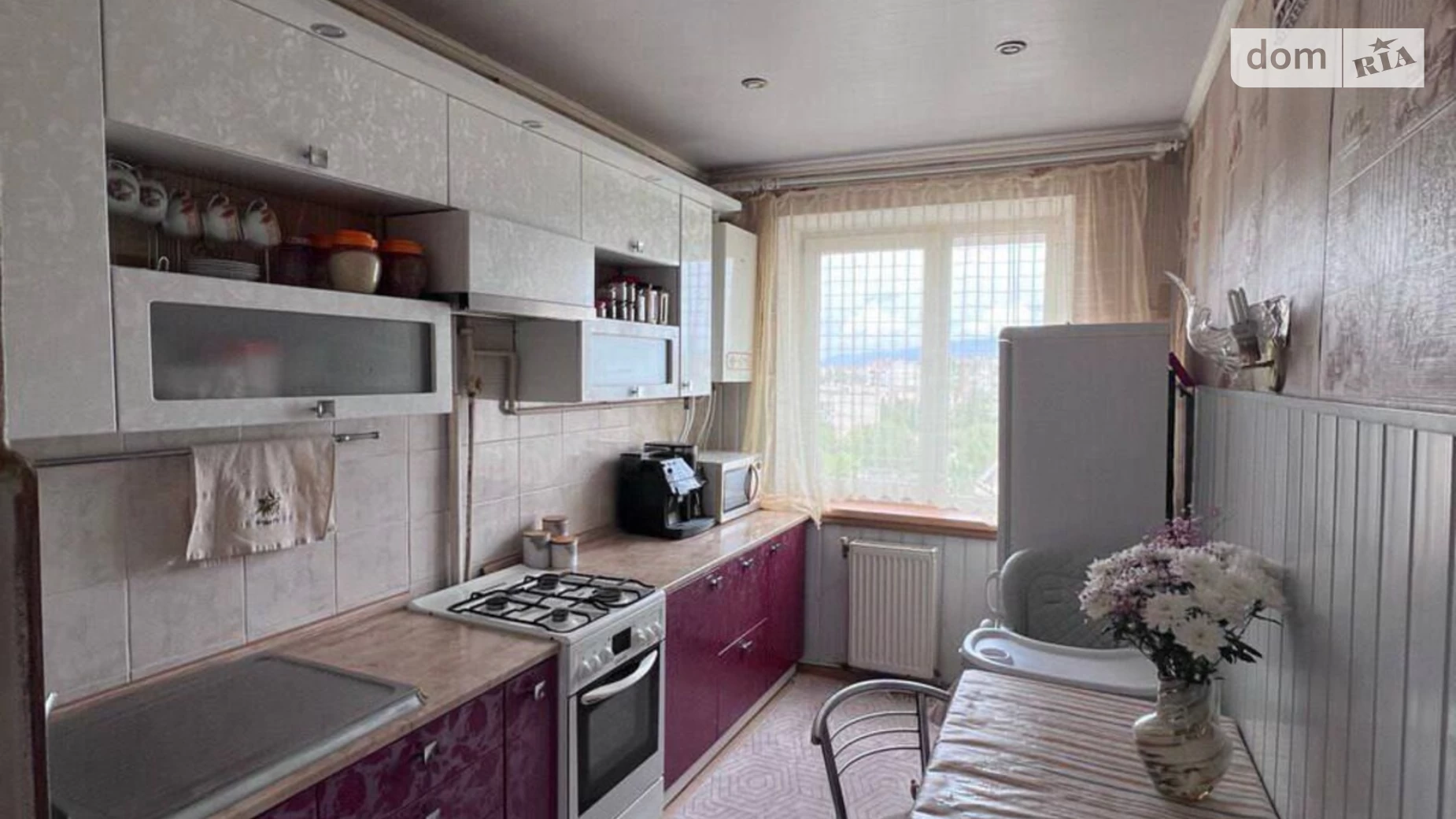 Продается 3-комнатная квартира 65 кв. м в Ужгороде