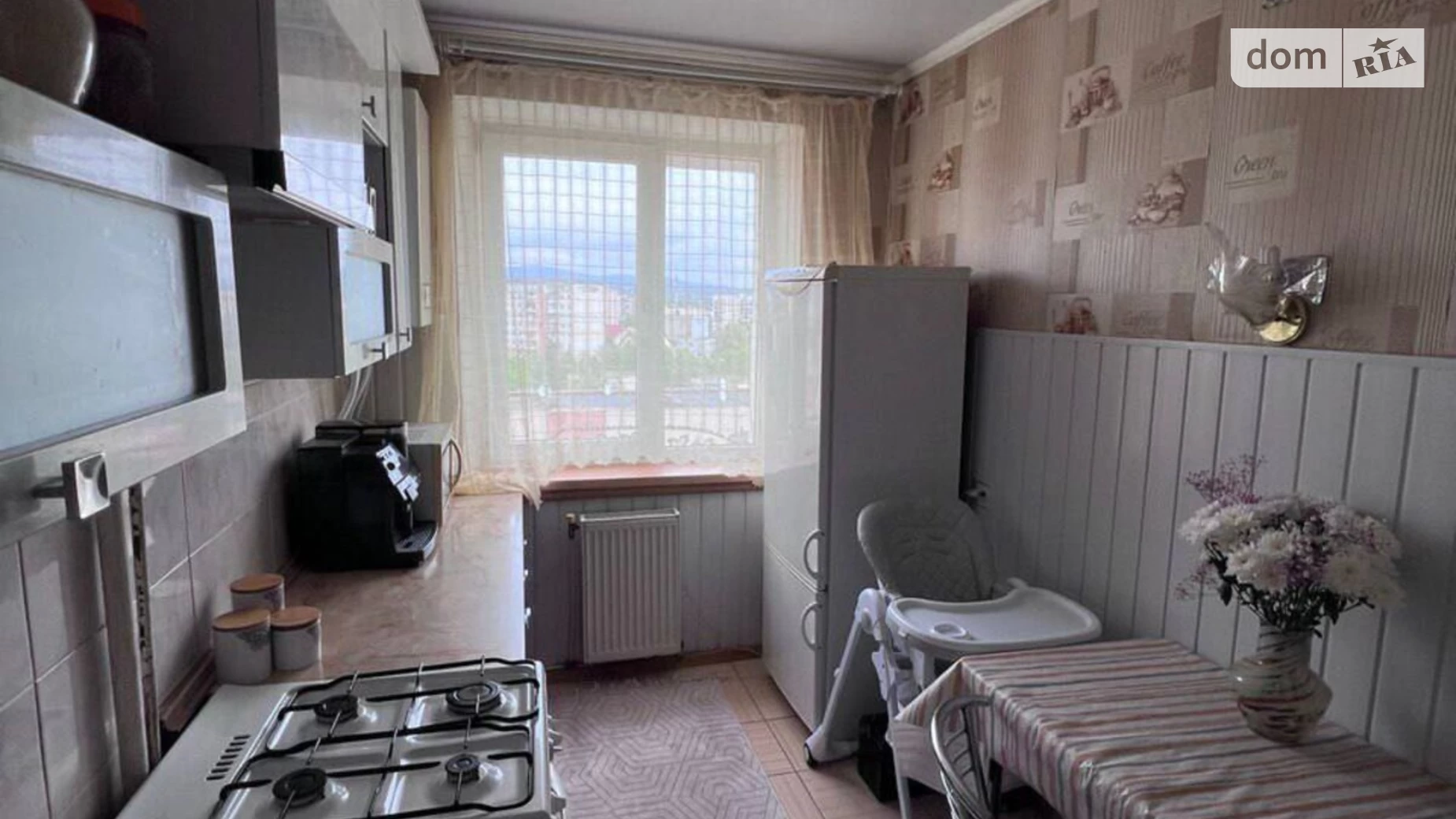 Продается 3-комнатная квартира 65 кв. м в Ужгороде