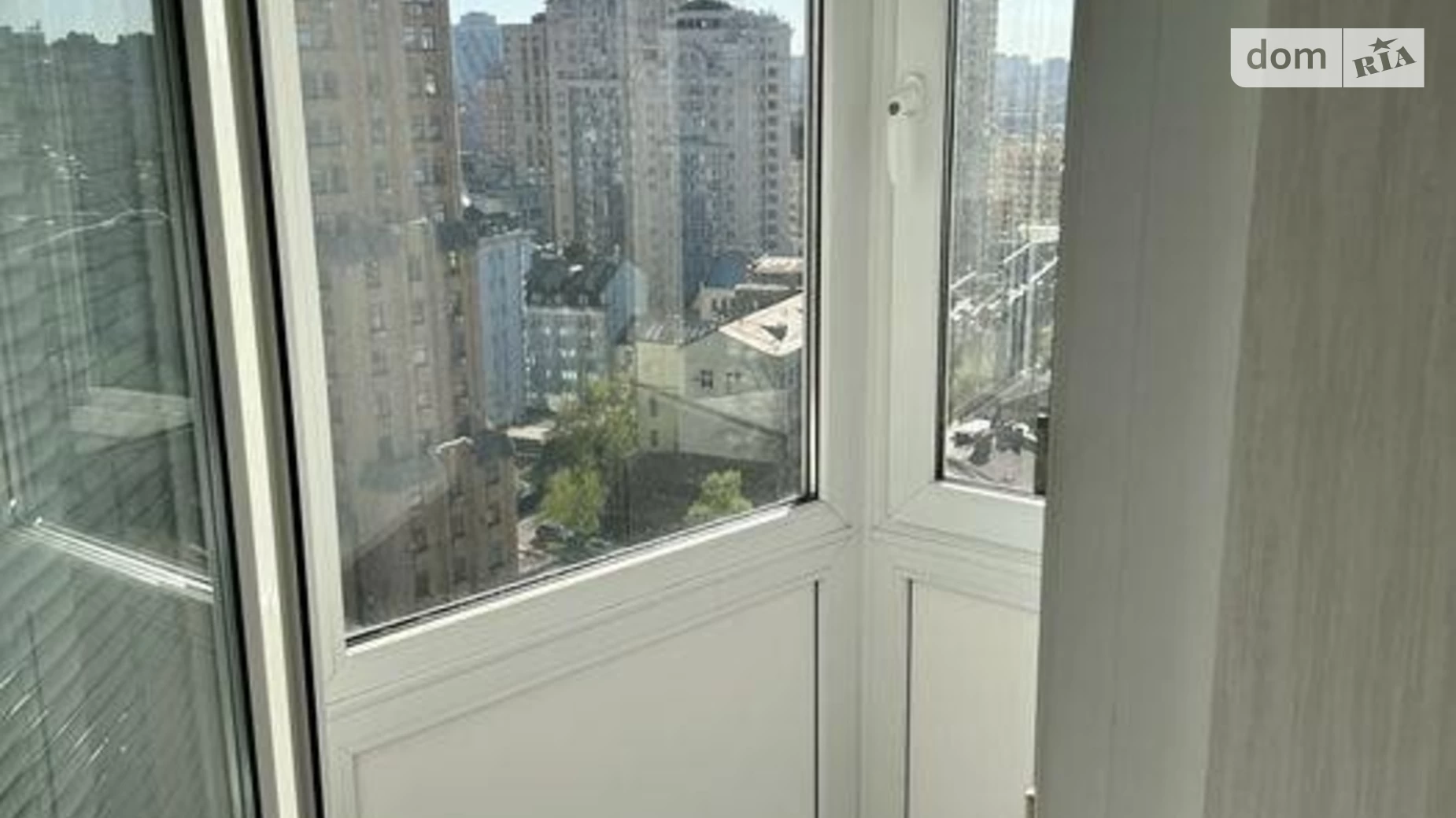 Продается 2-комнатная квартира 62 кв. м в Киеве, ул. Сечевых Стрельцов, 52А