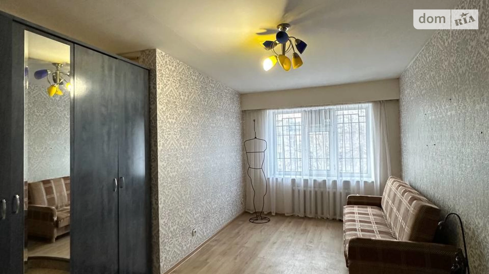 Продается 3-комнатная квартира 91.2 кв. м в Одессе, ул. Космонавтов