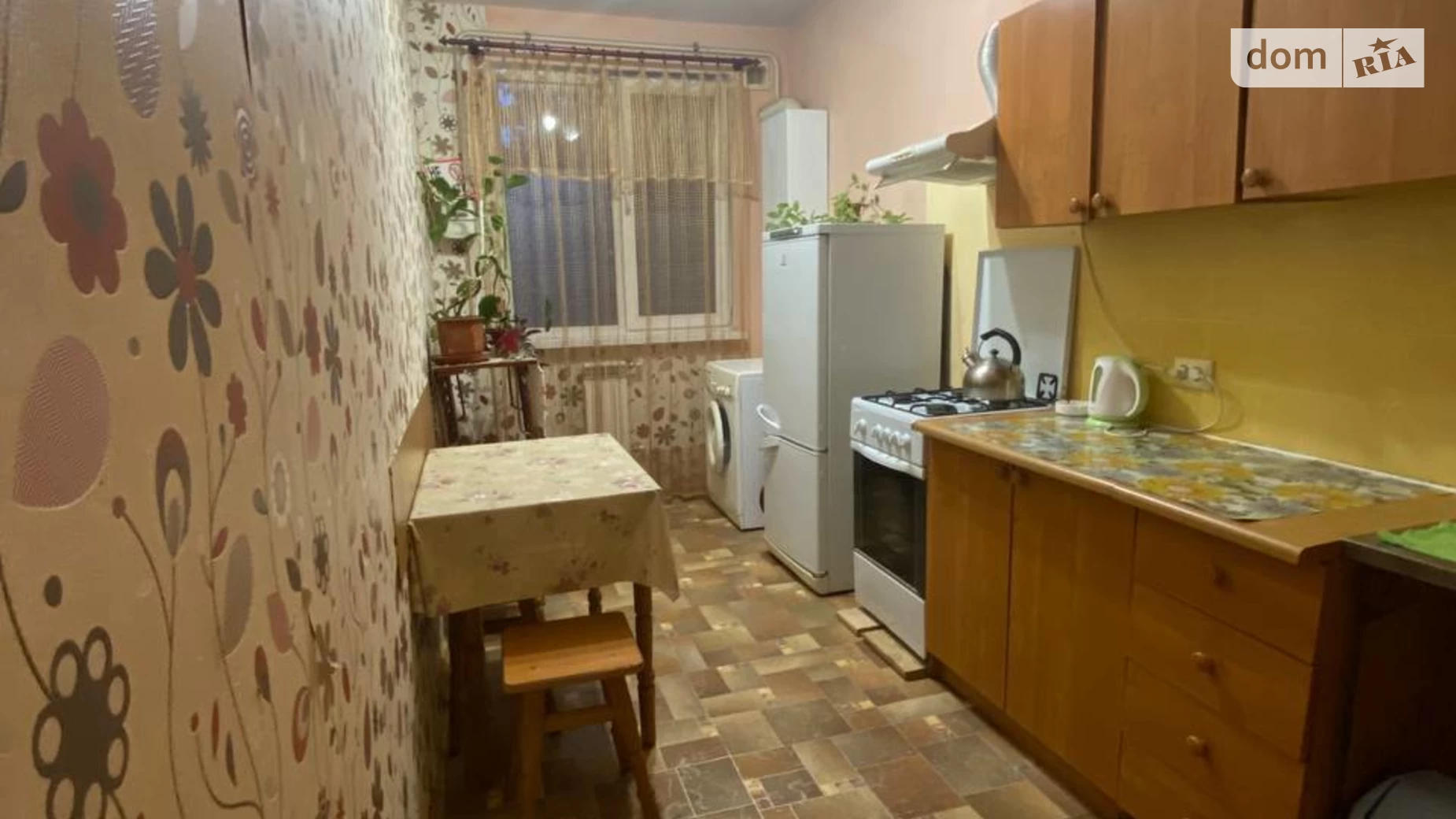 Продается 1-комнатная квартира 28 кв. м в Одессе, ул. Романтиков(Третья), 25