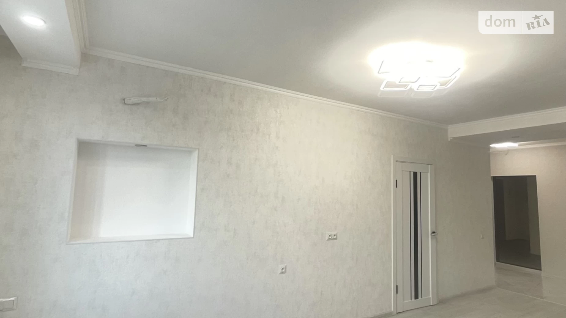 Продається 1-кімнатна квартира 45.6 кв. м у Лиманці, мас. Радужний - фото 3