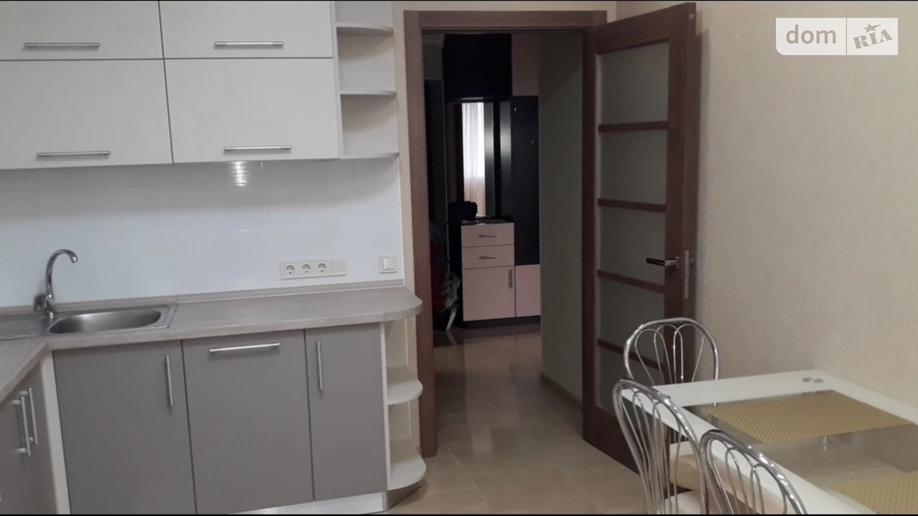 Продается 1-комнатная квартира 50 кв. м в Одессе, ул. Костанди
