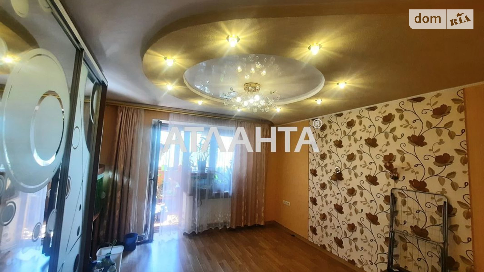 Продается 3-комнатная квартира 65.7 кв. м в Одессе, пер. Хвойный