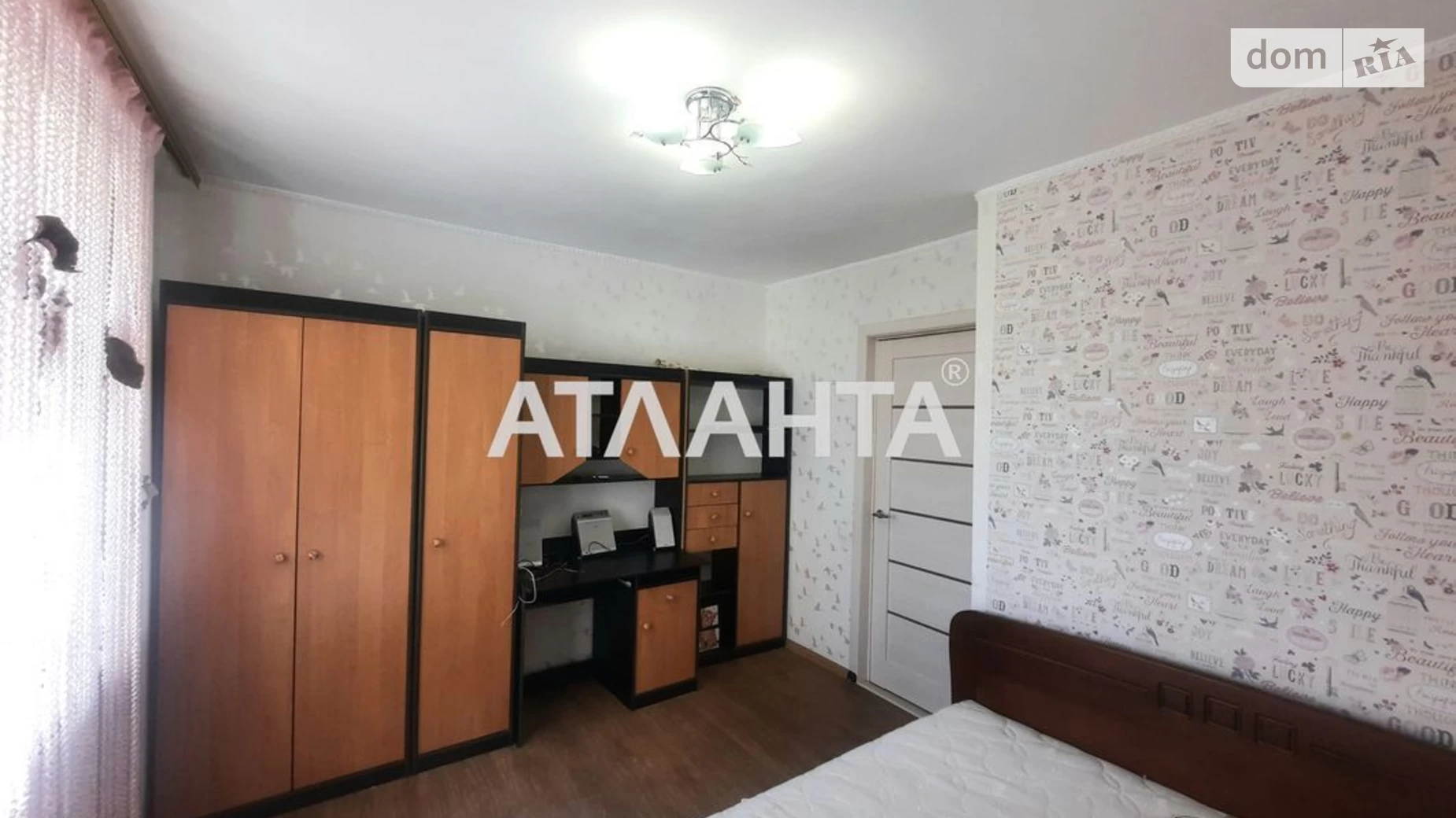 Продається 3-кімнатна квартира 65.7 кв. м у Одесі, пров. Хвойний