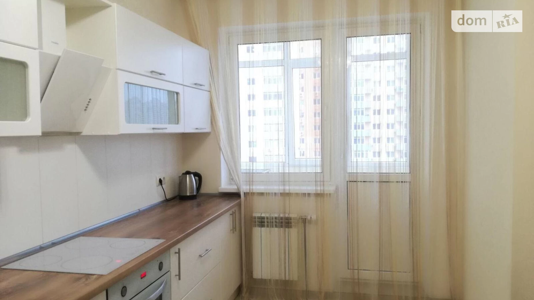 Продается 1-комнатная квартира 45 кв. м в Киеве, ул. Юрия Кондратюка, 3
