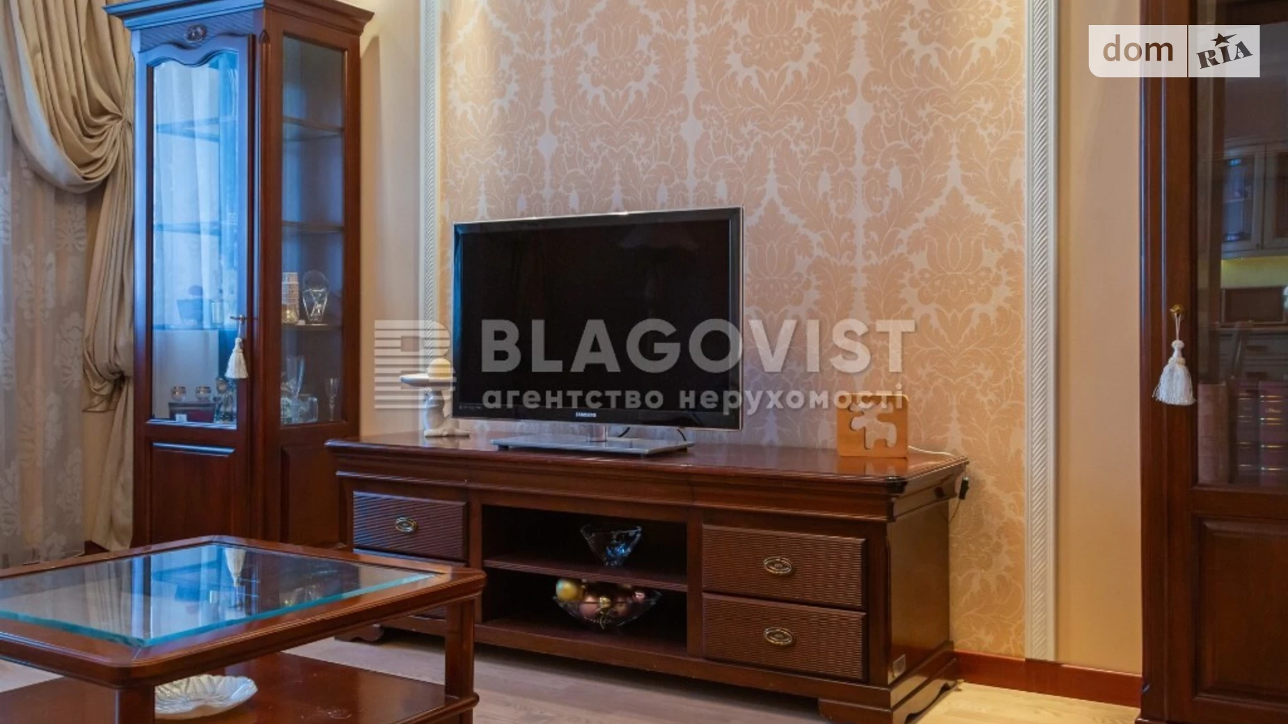 Продается 2-комнатная квартира 82 кв. м в Киеве, ул. Голосеевская, 13Б