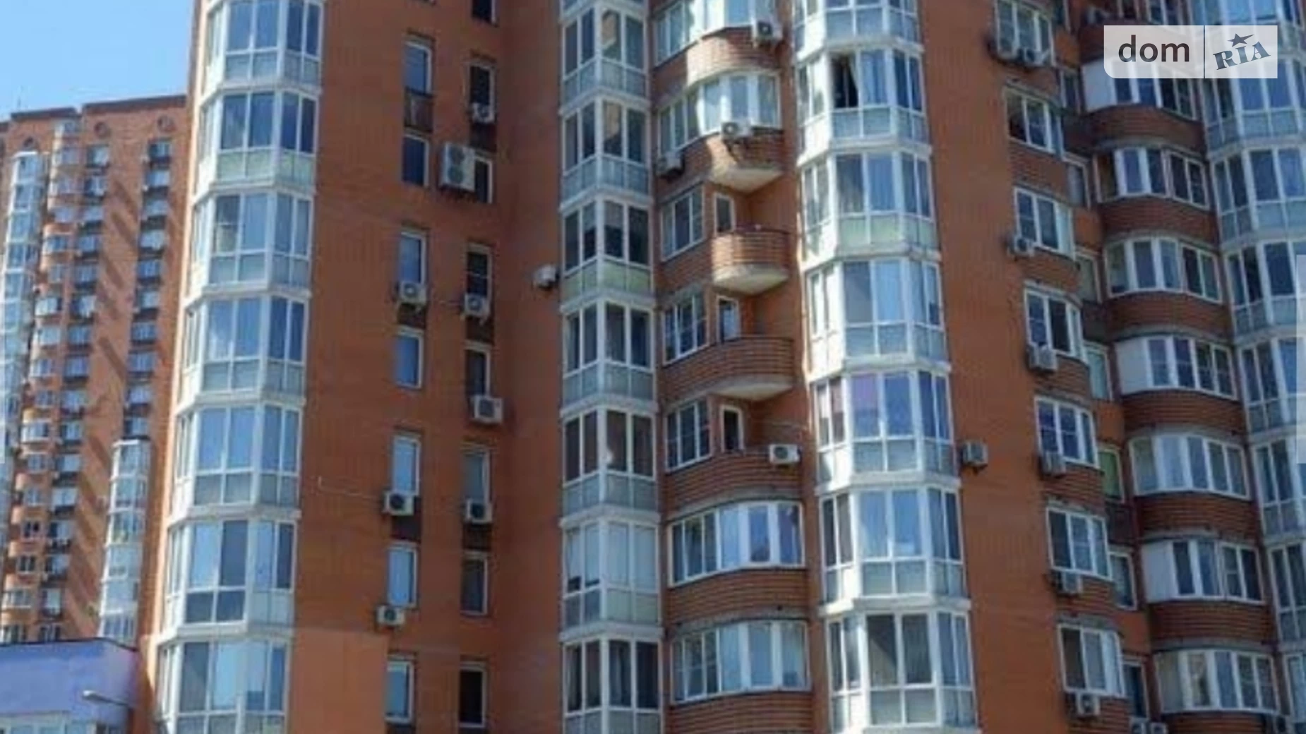 Продается 2-комнатная квартира 66 кв. м в Киеве, ул. Осенняя, 33