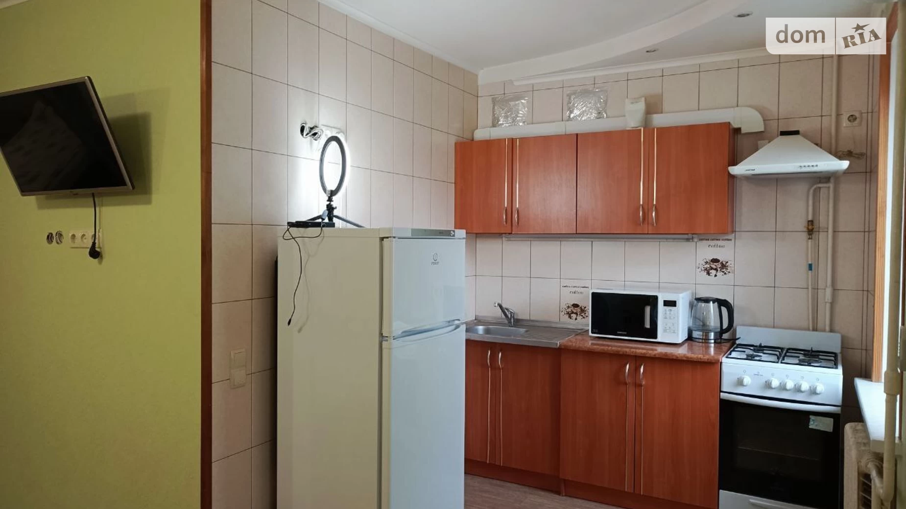 Продается 1-комнатная квартира 30 кв. м в Киеве, ул. Лескова, 6