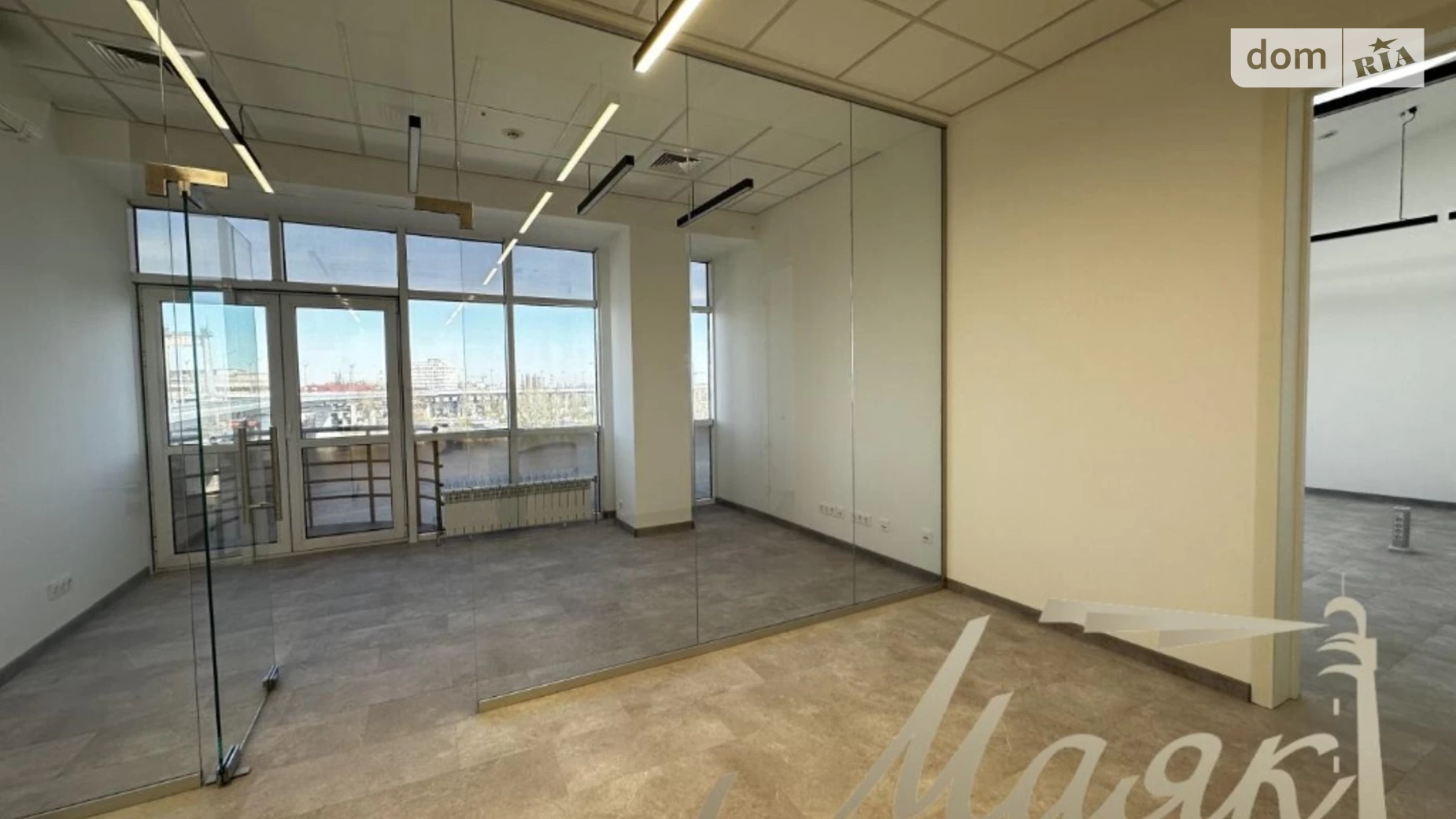 Сдается в аренду офис 400 кв. м в бизнес-центре, цена: 8000 $ - фото 4