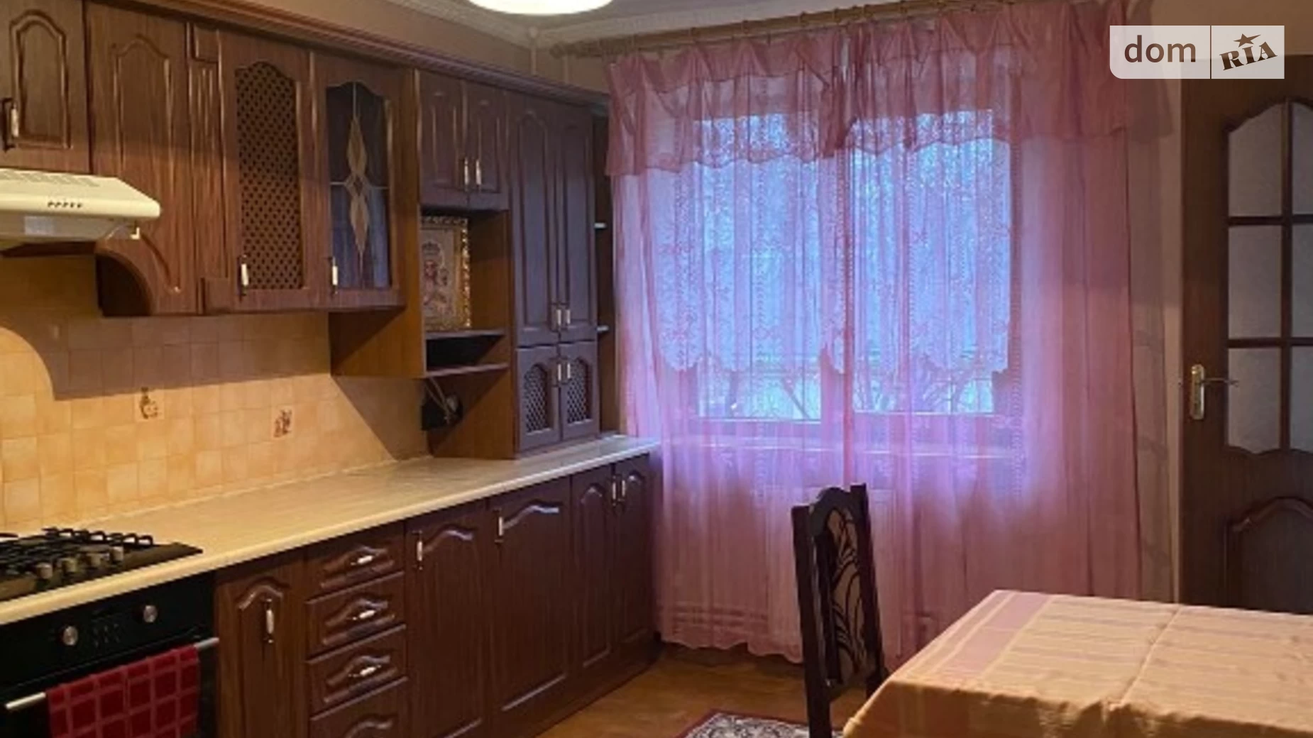 Продается 4-комнатная квартира 96.2 кв. м в Ивано-Франковске
