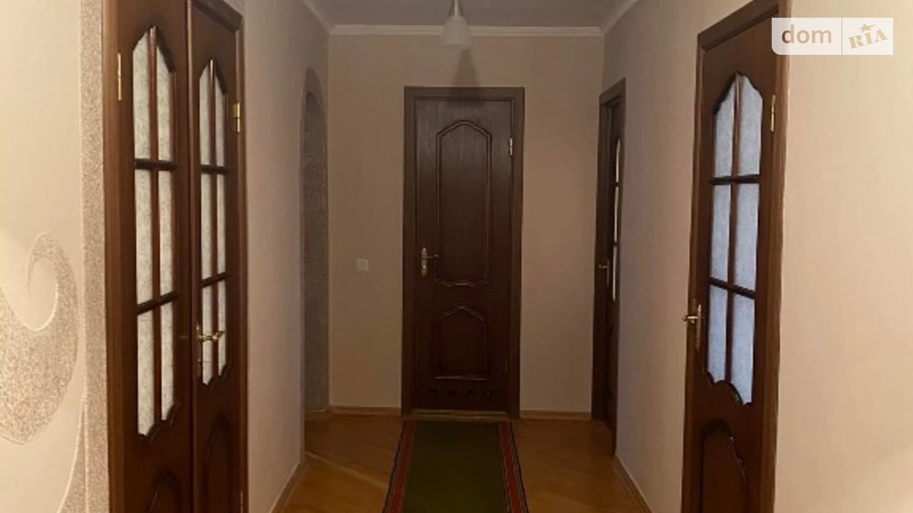Продается 4-комнатная квартира 96.2 кв. м в Ивано-Франковске