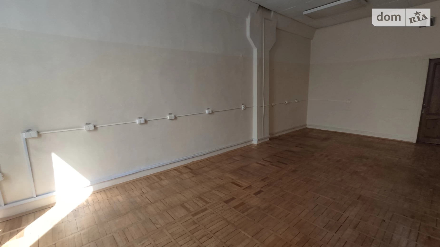 Сдается в аренду офис 53.1 кв. м в бизнес-центре, цена: 9800 грн - фото 4