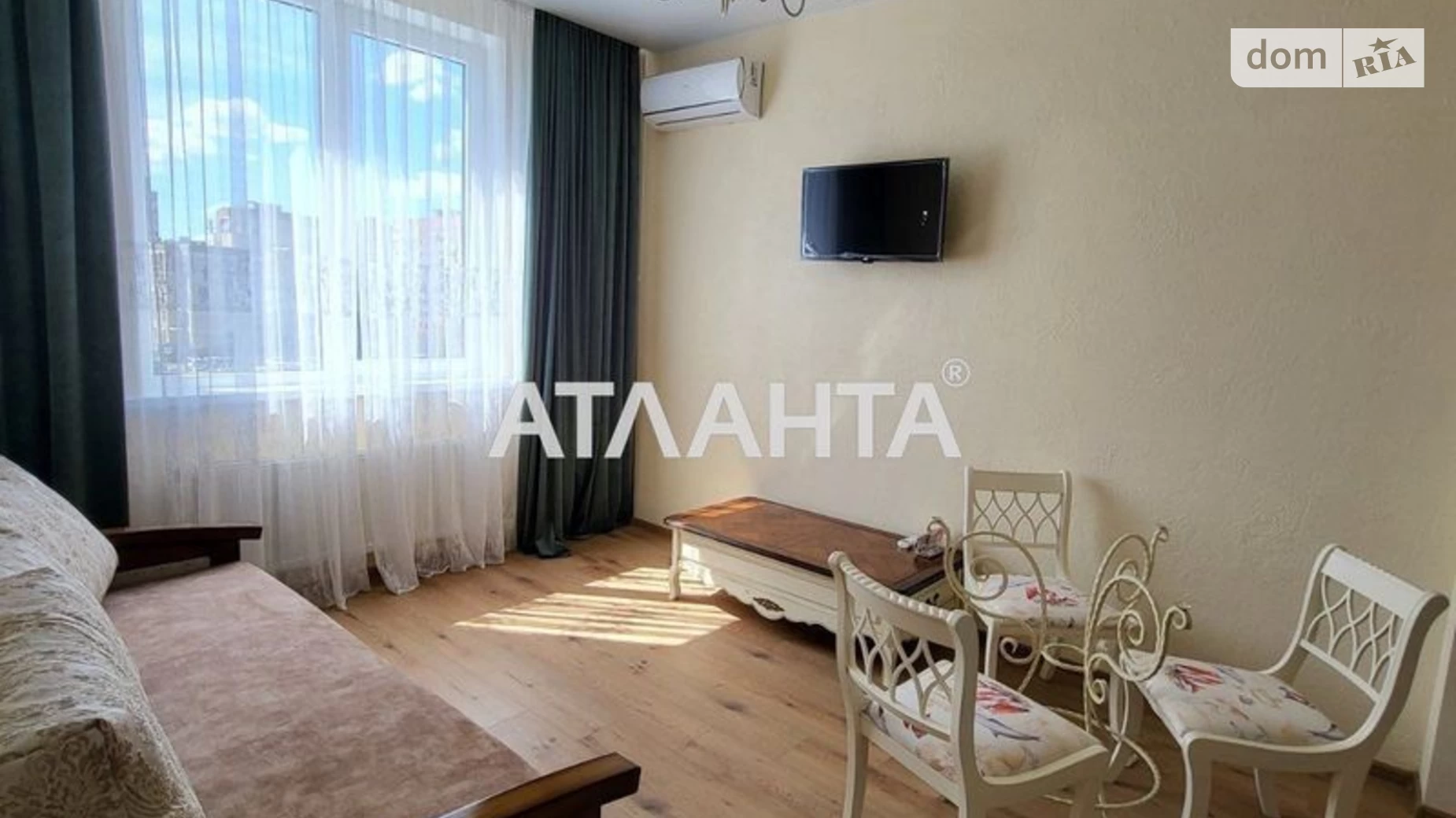 Продается 1-комнатная квартира 42 кв. м в Крыжановке, ул. Генерала Бочарова
