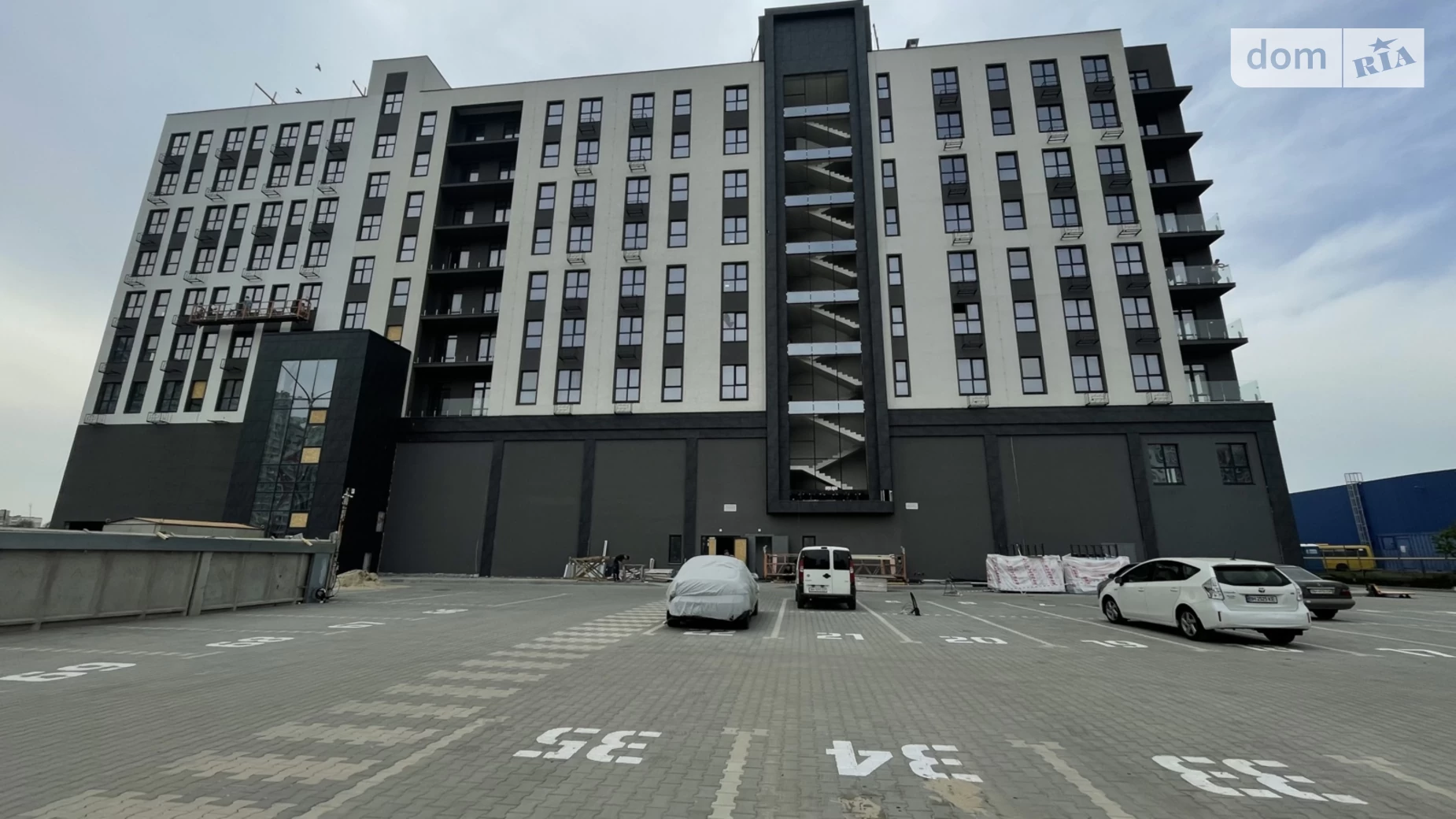 Продается офис 42.5 кв. м в бизнес-центре, цена: 38675 $ - фото 2