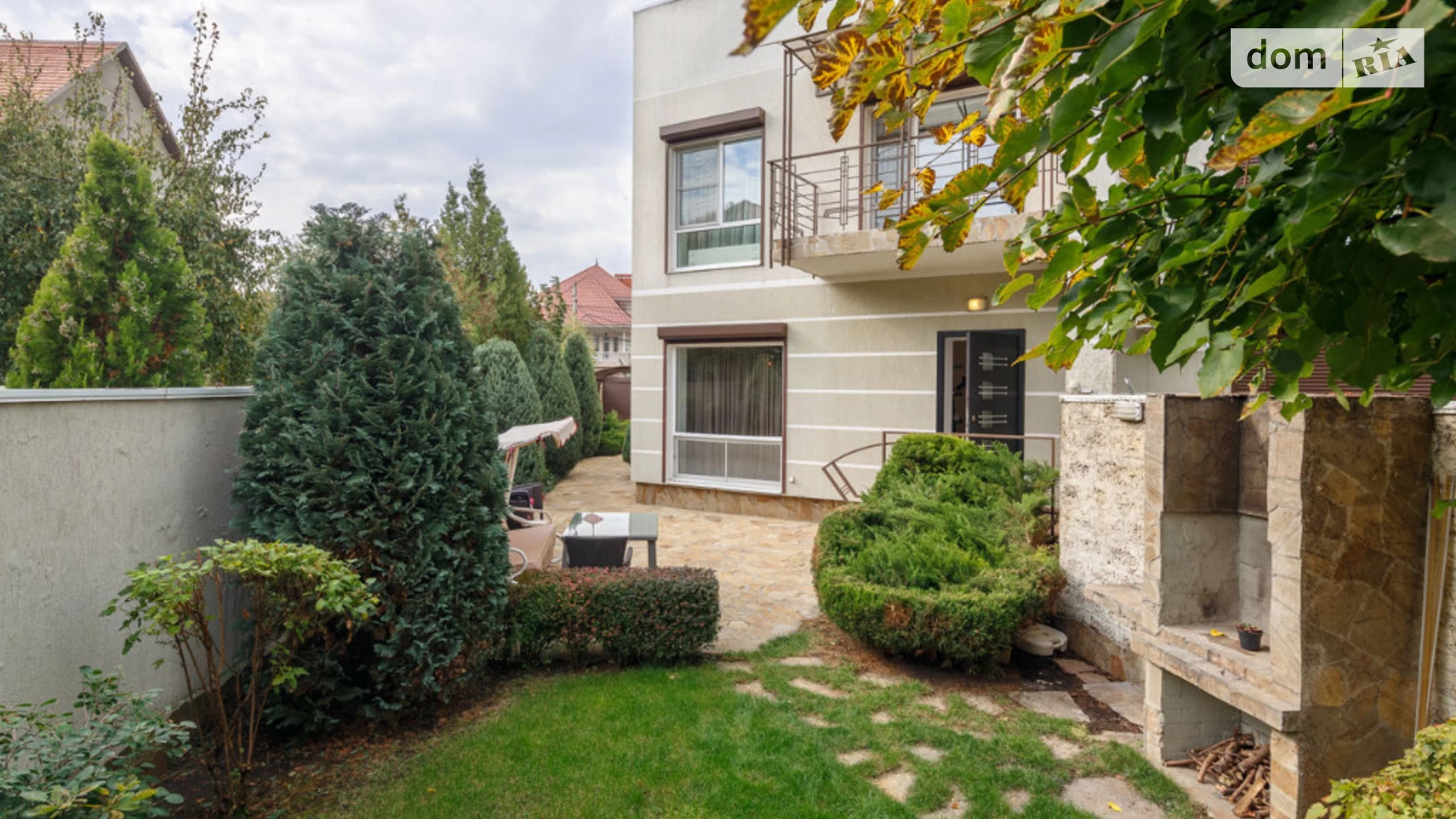 Сдается в аренду дом на 2 этажа 200 кв. м с камином, цена: 1800 $ - фото 2