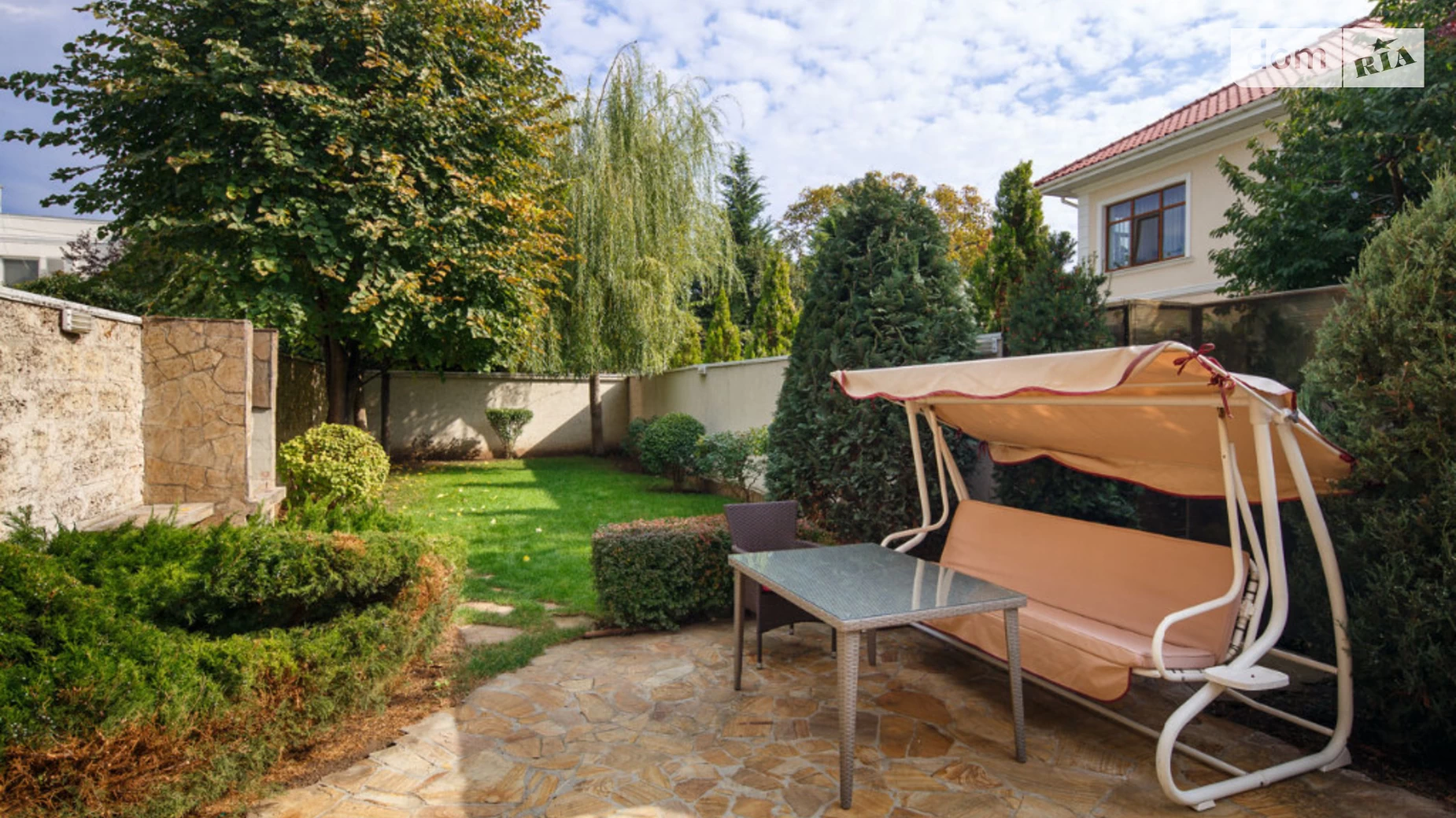 Сдается в аренду дом на 2 этажа 200 кв. м с камином, цена: 1800 $ - фото 3