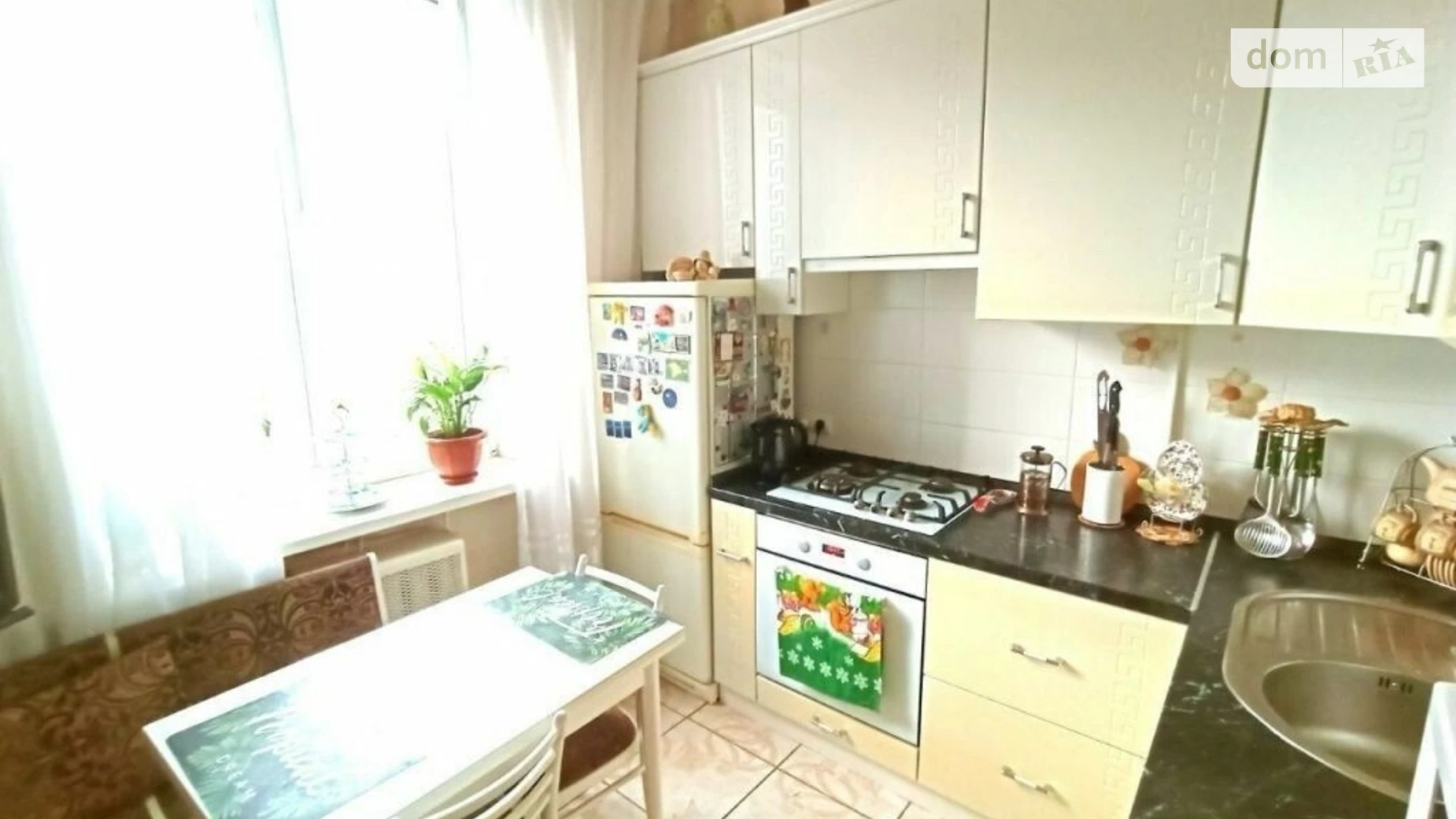 Продается 2-комнатная квартира 54 кв. м в Киеве, ул. Маккейна Джона, 39 - фото 2