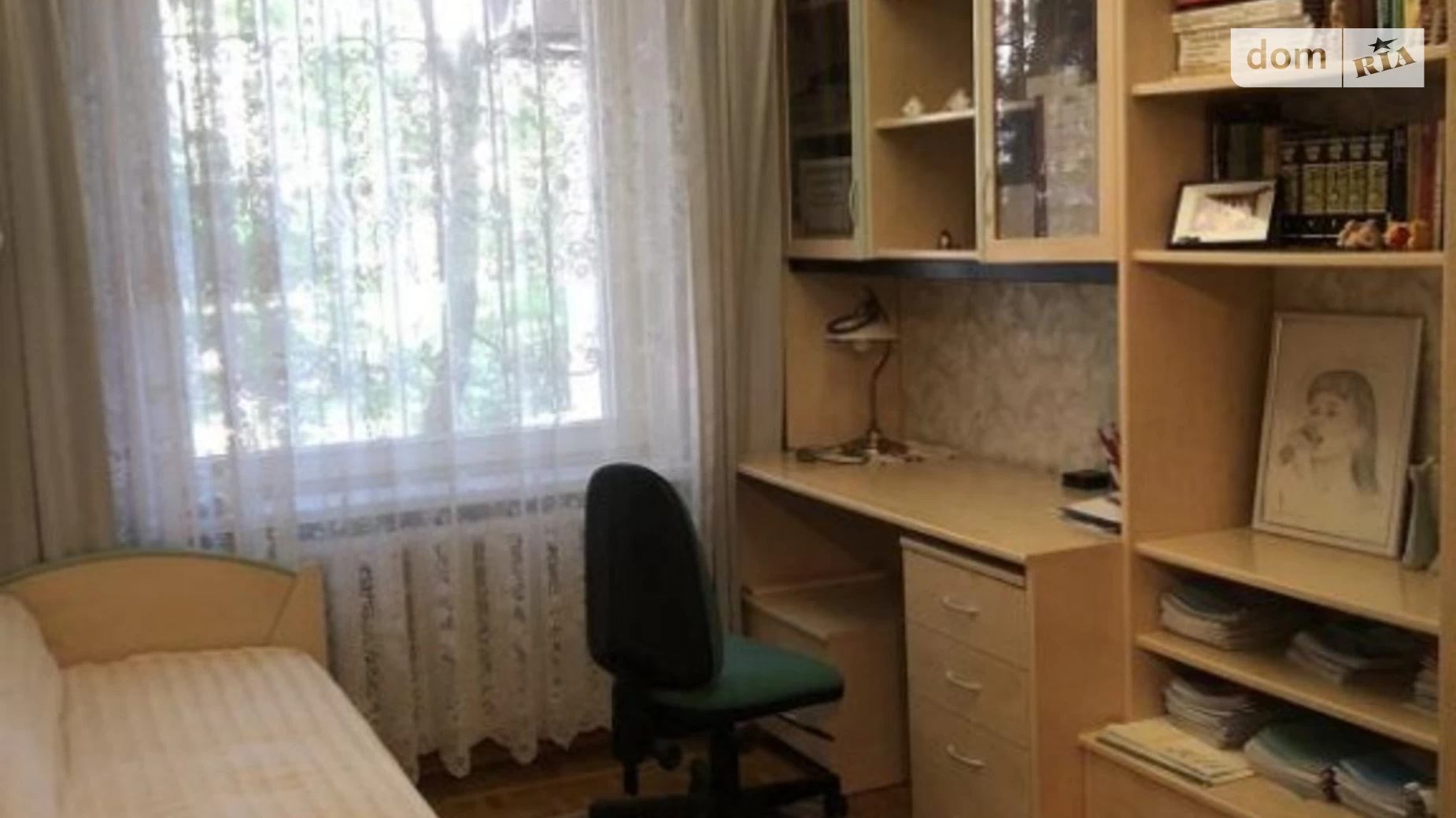Продается 5-комнатная квартира 85 кв. м в Одессе, ул. Армейская