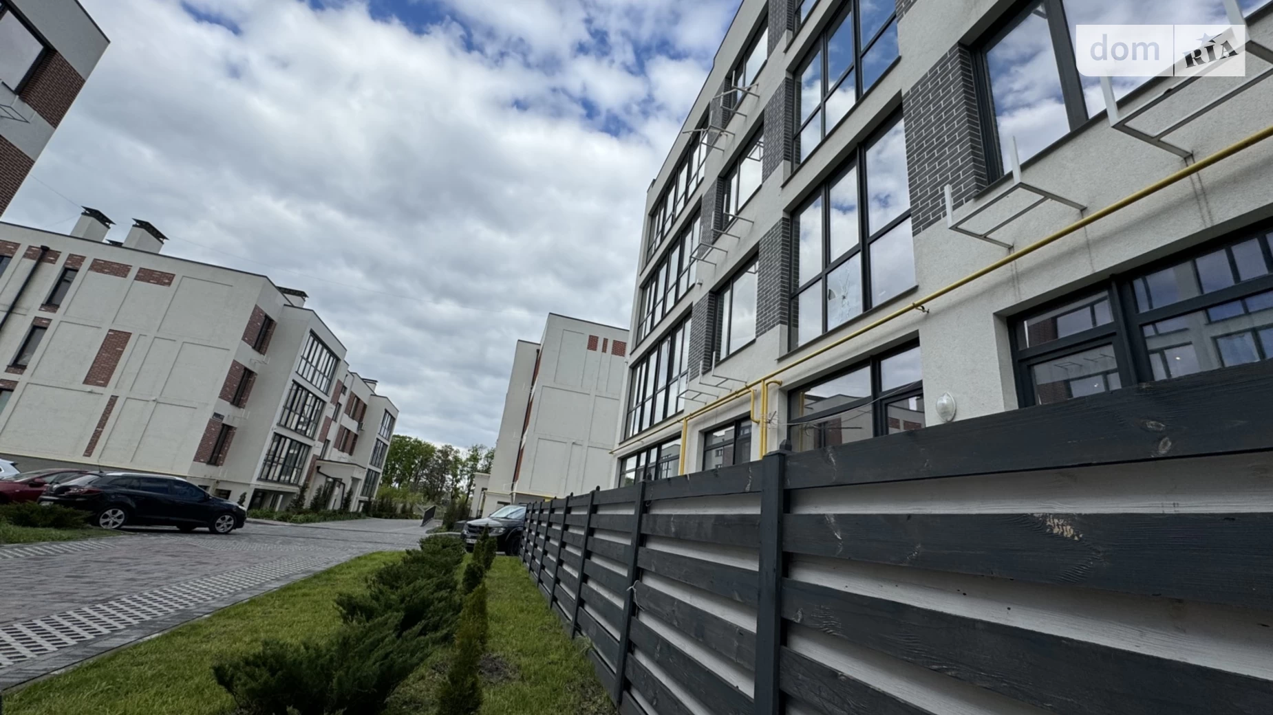 Продается 1-комнатная квартира 39 кв. м в Гостомеле, ул. Молодежная - фото 2