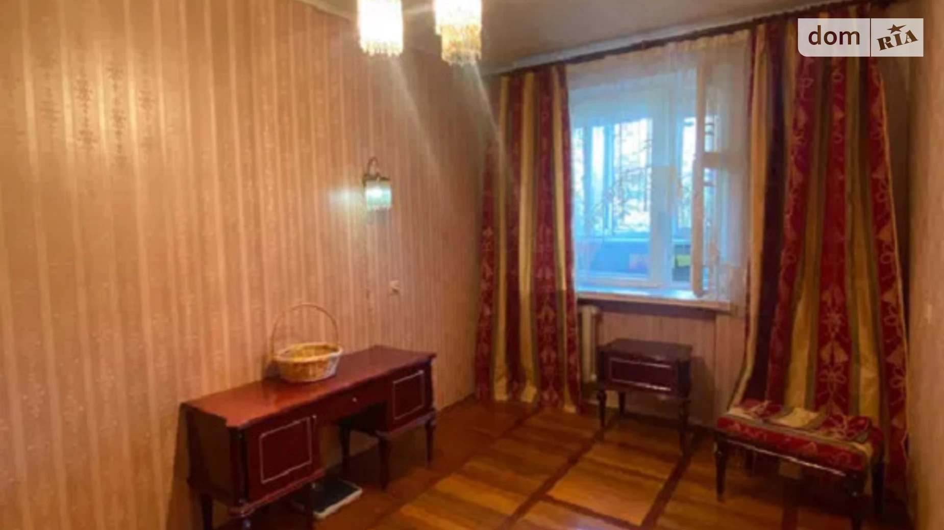 Продається 2-кімнатна квартира 50.8 кв. м у Одесі, вул. Івана і Юрія Лип, 74А