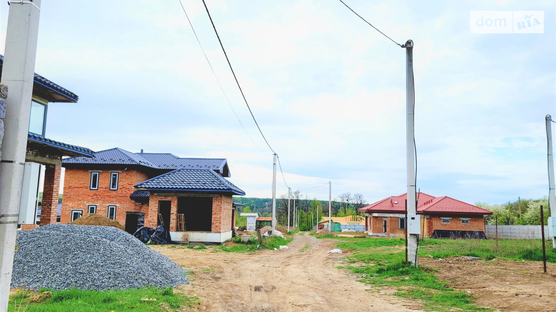 Продається будинок 2 поверховий 144 кв. м з каміном, мас. Благодатний