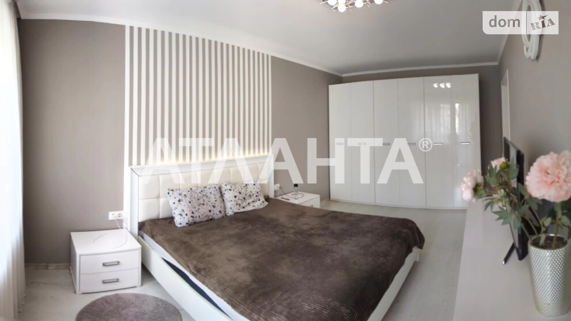 Продается 2-комнатная квартира 48.6 кв. м в Одессе, ул. Академика Вильямса