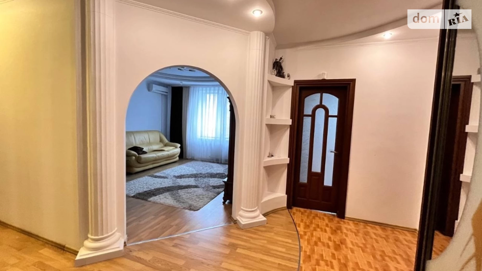 Продается 2-комнатная квартира 71 кв. м в Виннице, ул. Зодчих