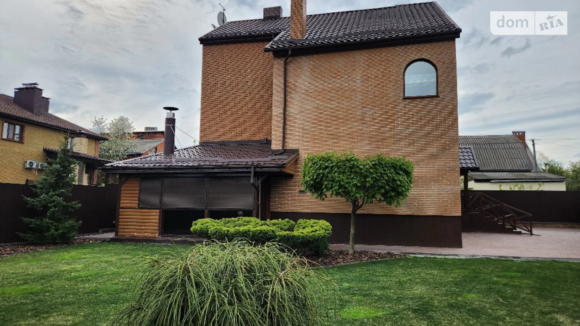 Продается дом на 3 этажа 247 кв. м с садом, цена: 155000 $ - фото 2