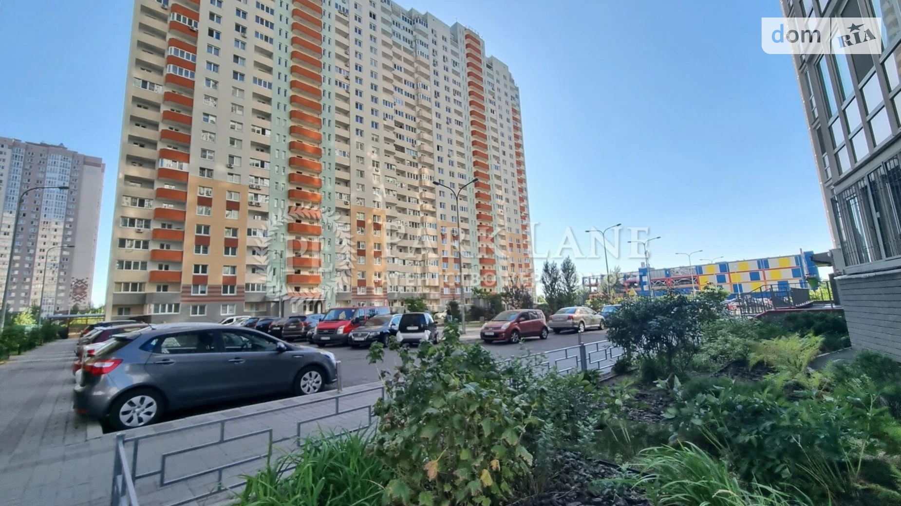 Продается 1-комнатная квартира 42 кв. м в Киеве, ул. Софии Русовой, 7А