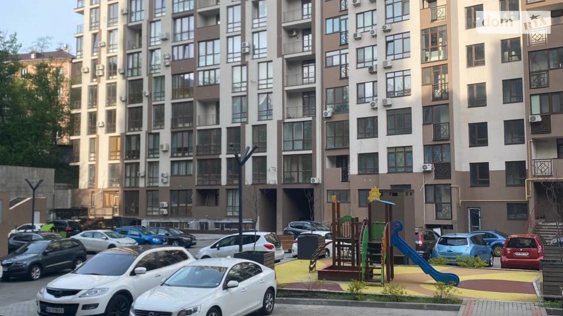 Продается 1-комнатная квартира 43.6 кв. м в Киеве, вул. Глубочицкая, 13