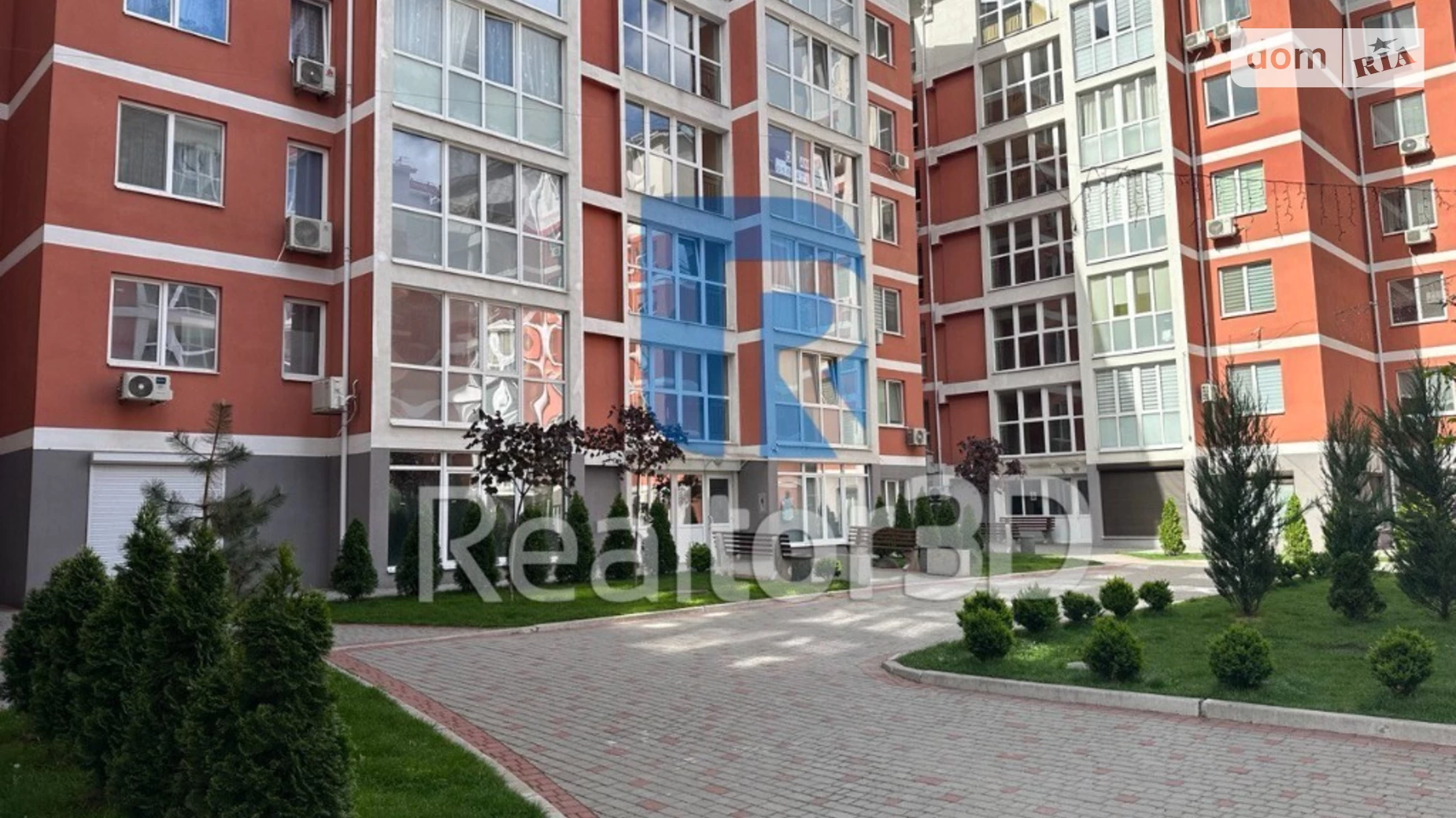 Продается 1-комнатная квартира 42 кв. м в Днепре, бул. Кобзаря, 3