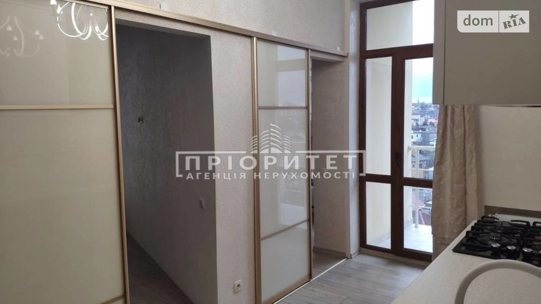 Продается 2-комнатная квартира 40 кв. м в Одессе, ул. Долгая
