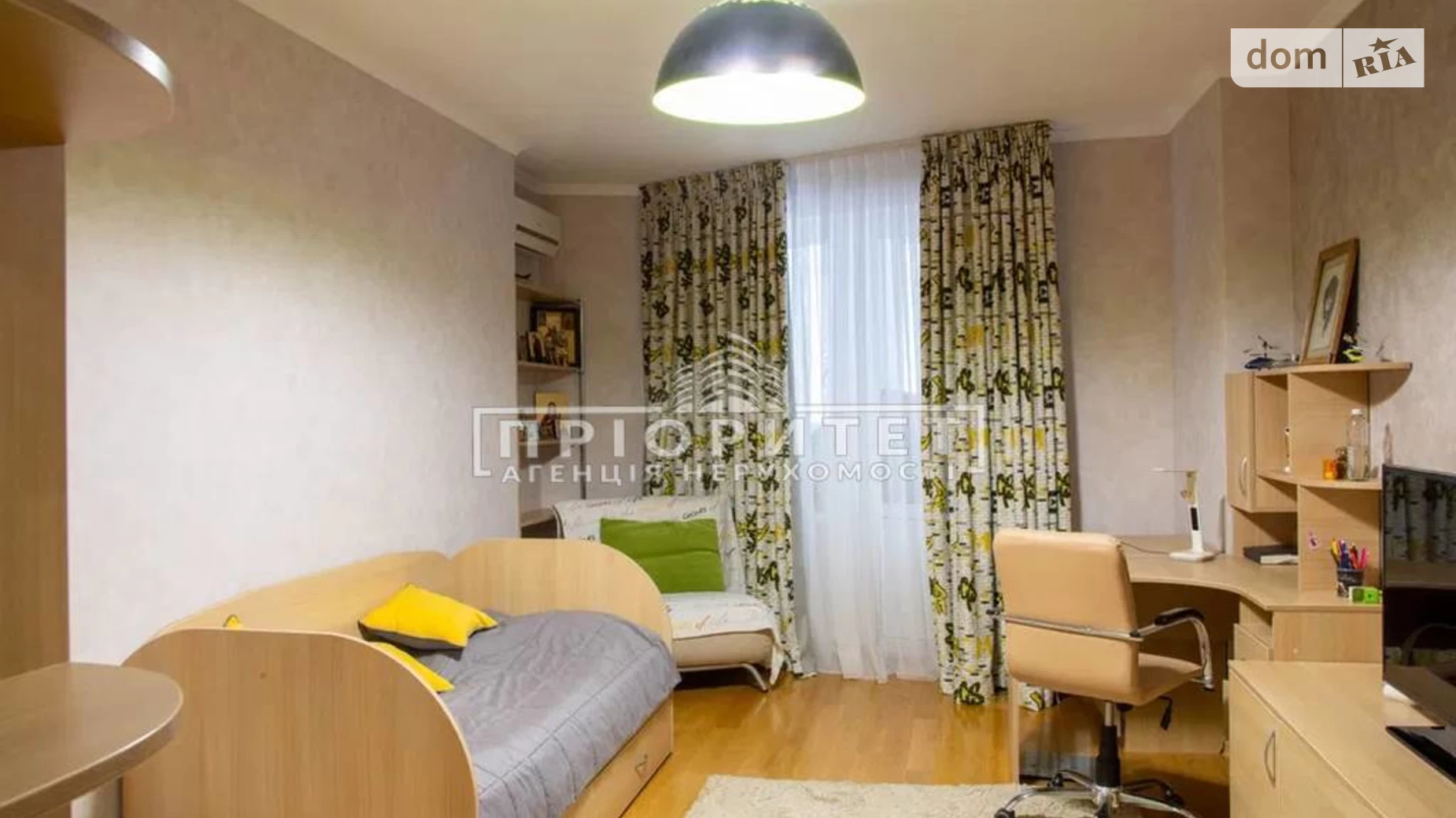 Продается 4-комнатная квартира 130 кв. м в Одессе, ул. Маршала Говорова