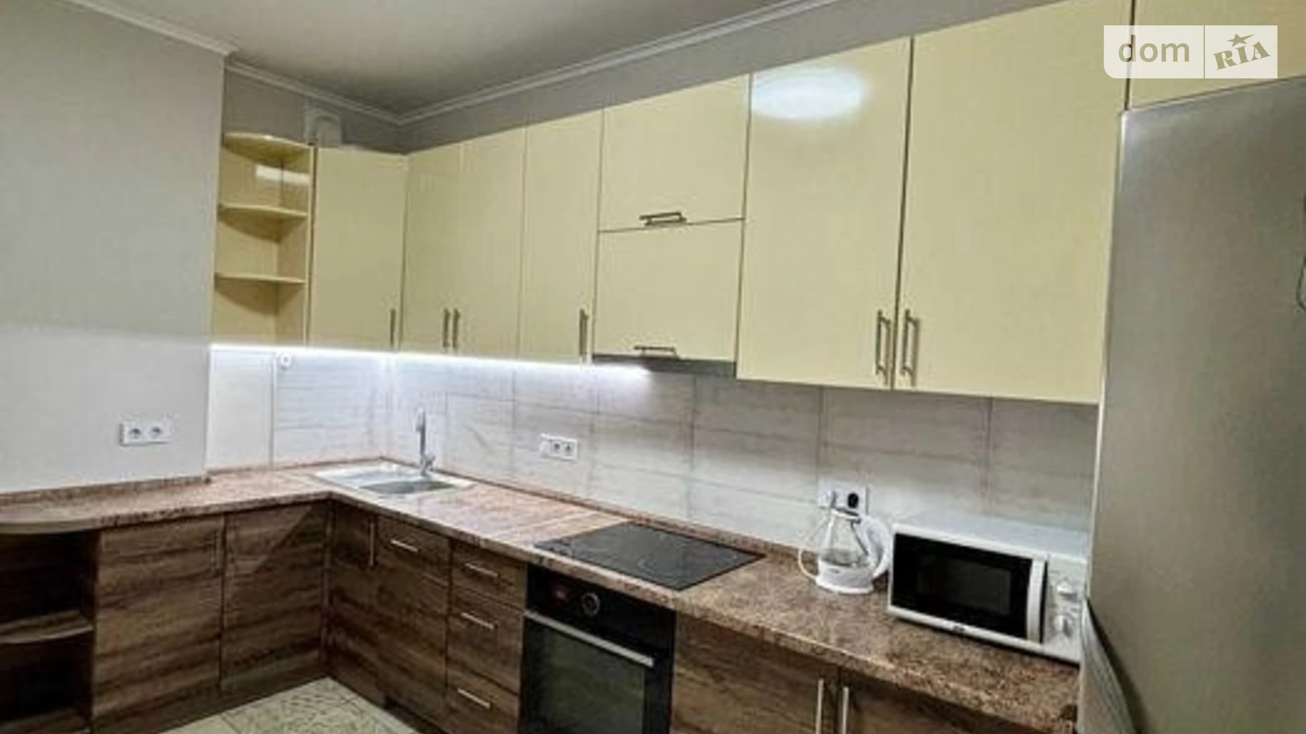 Продается 1-комнатная квартира 44 кв. м в Киеве, ул. Семьи Кульженков, 37 - фото 2